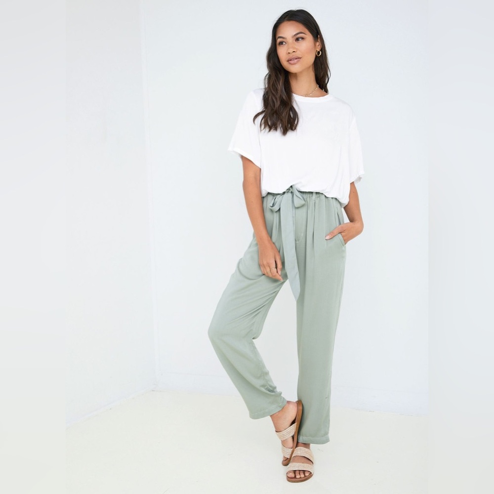 Bella Dahl green pleated pants